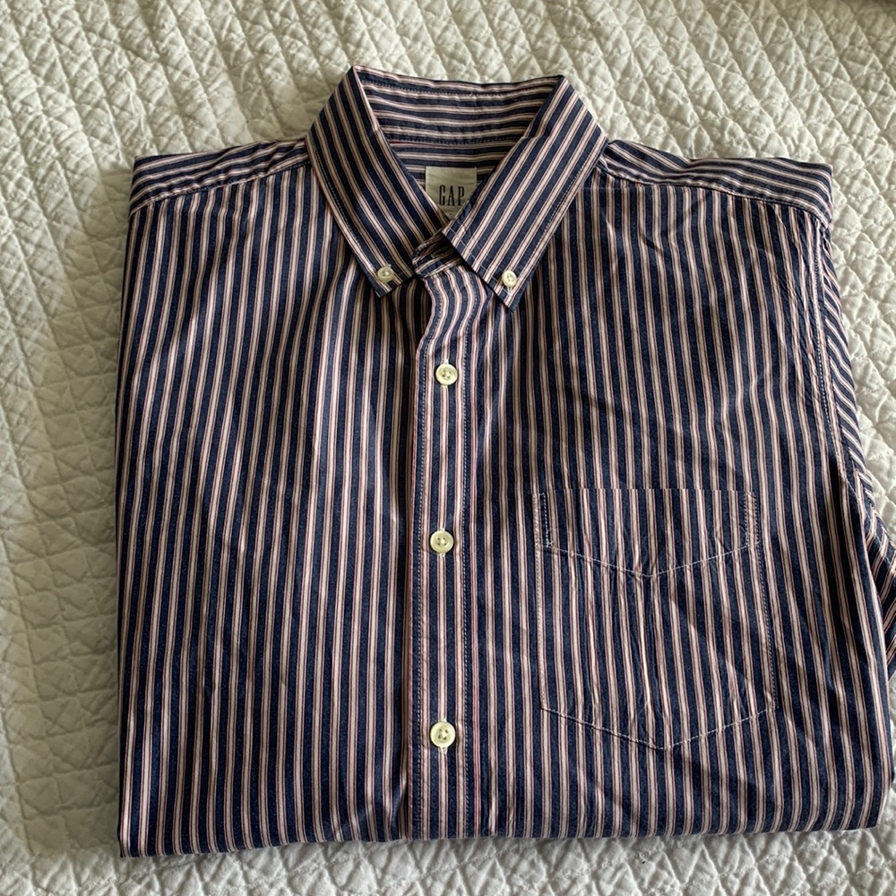 GAP button down
